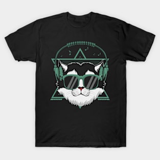 cat wears headphones illustration T-Shirt